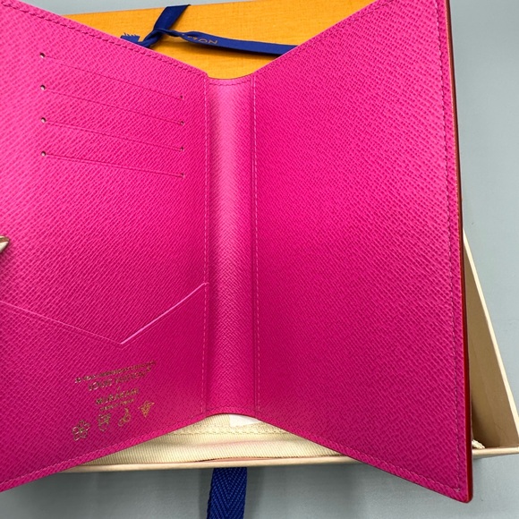 Louis Vuitton x Takashi Murakami multicolor passport holder - Picture 2 of 7